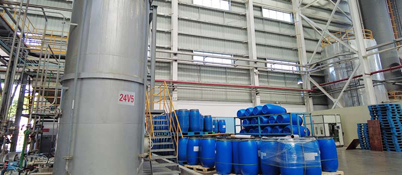 LABSA 96 chemical packed in 210kg plastic drums and 1000kg IBC tanks